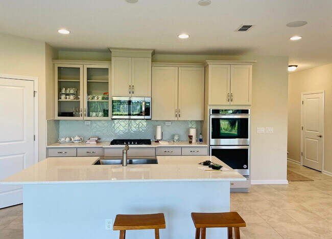 Building Photo - 75867 Saffron Ln