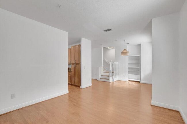 Building Photo - 3813 NW 5th Terrace