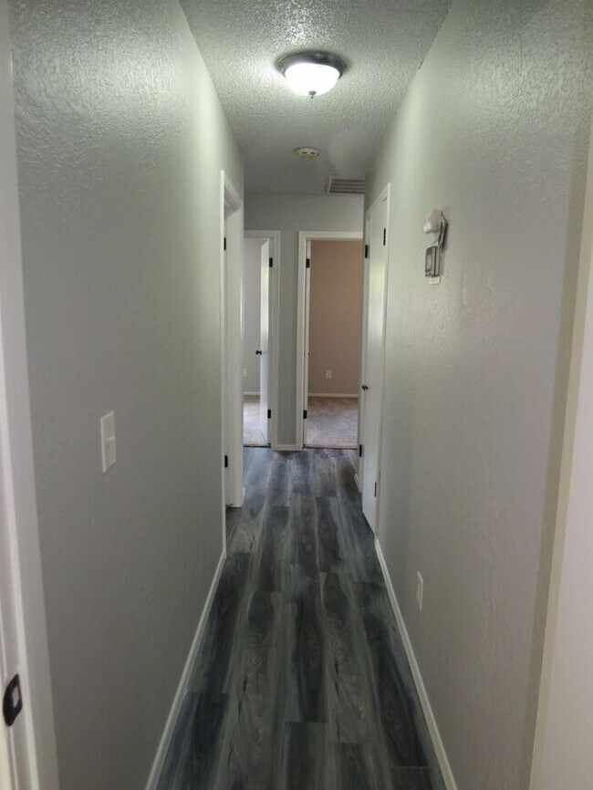 Building Photo - Edmond 4 bed!