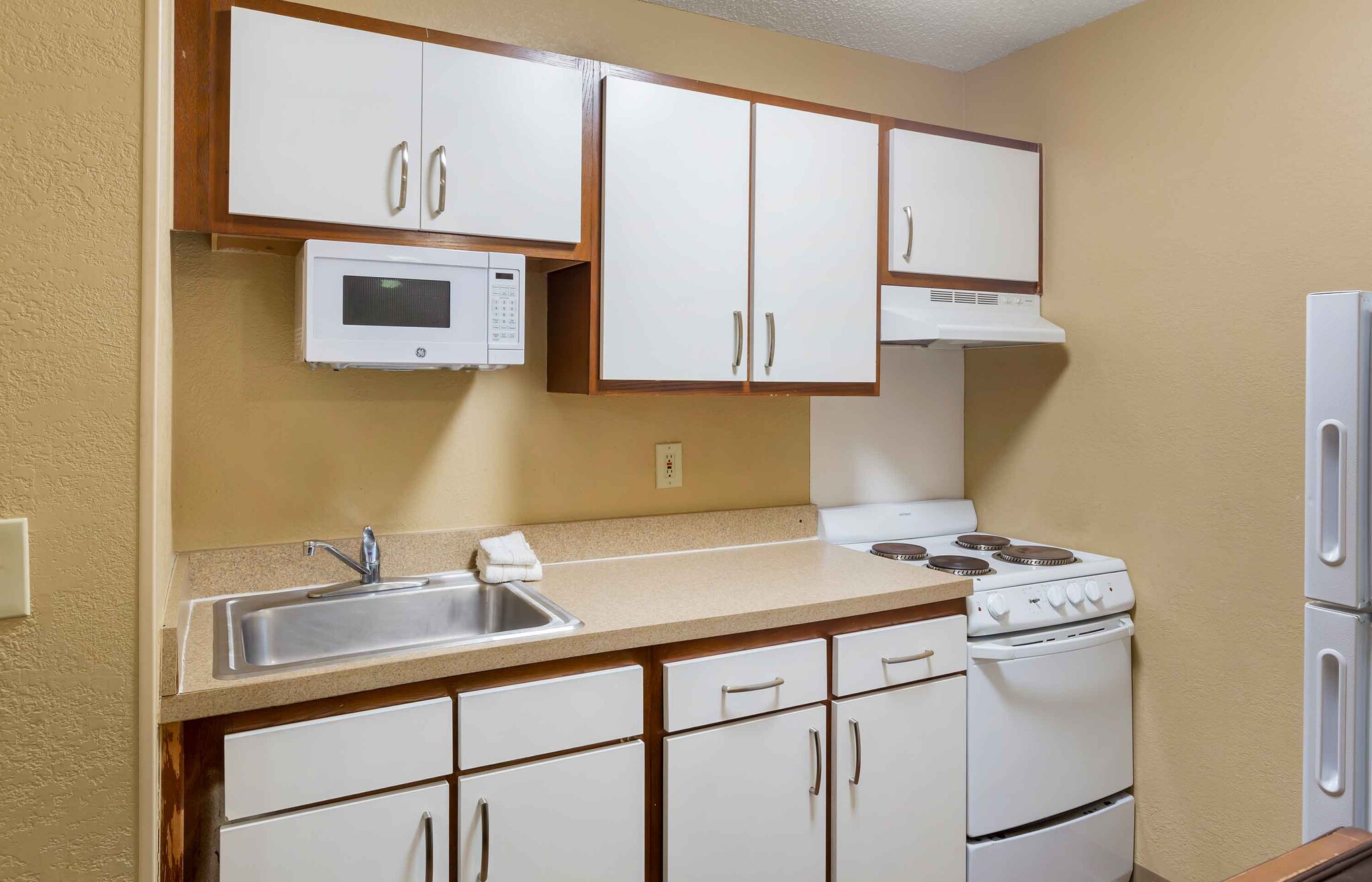 Building Photo - Furnished Studio-Raleigh - North Raleigh -...