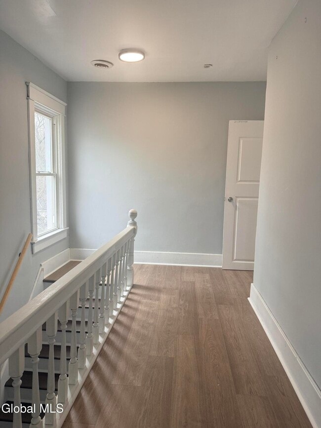 Building Photo - 49 Elizabeth St