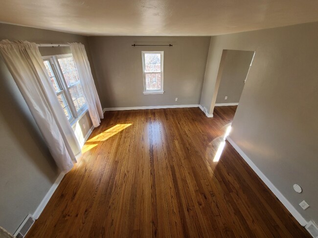 Building Photo - 8-9 Craig Ct