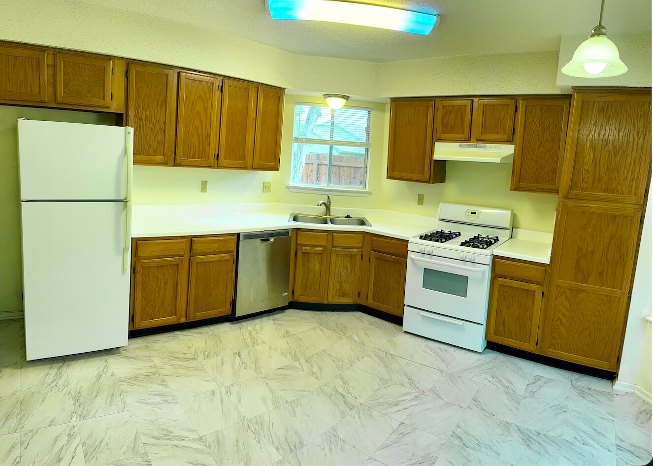 Building Photo - 8000 Tuscarora Trl