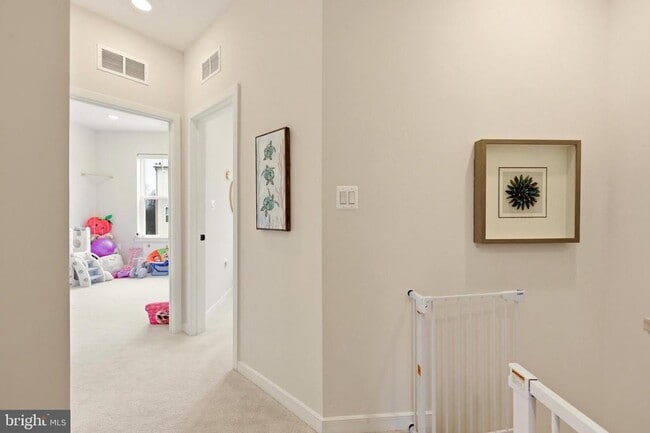 Building Photo - 22810 Tawny Pne Sq