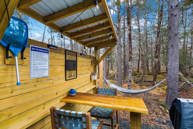 Building Photo - 3145 Ogontz Dr