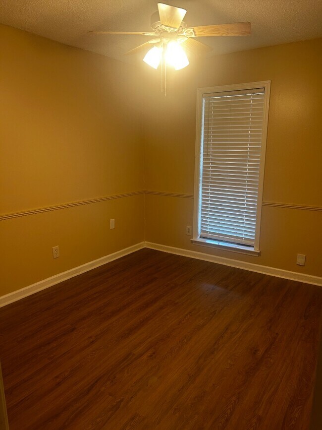 Building Photo - 500 Bedlington Dr