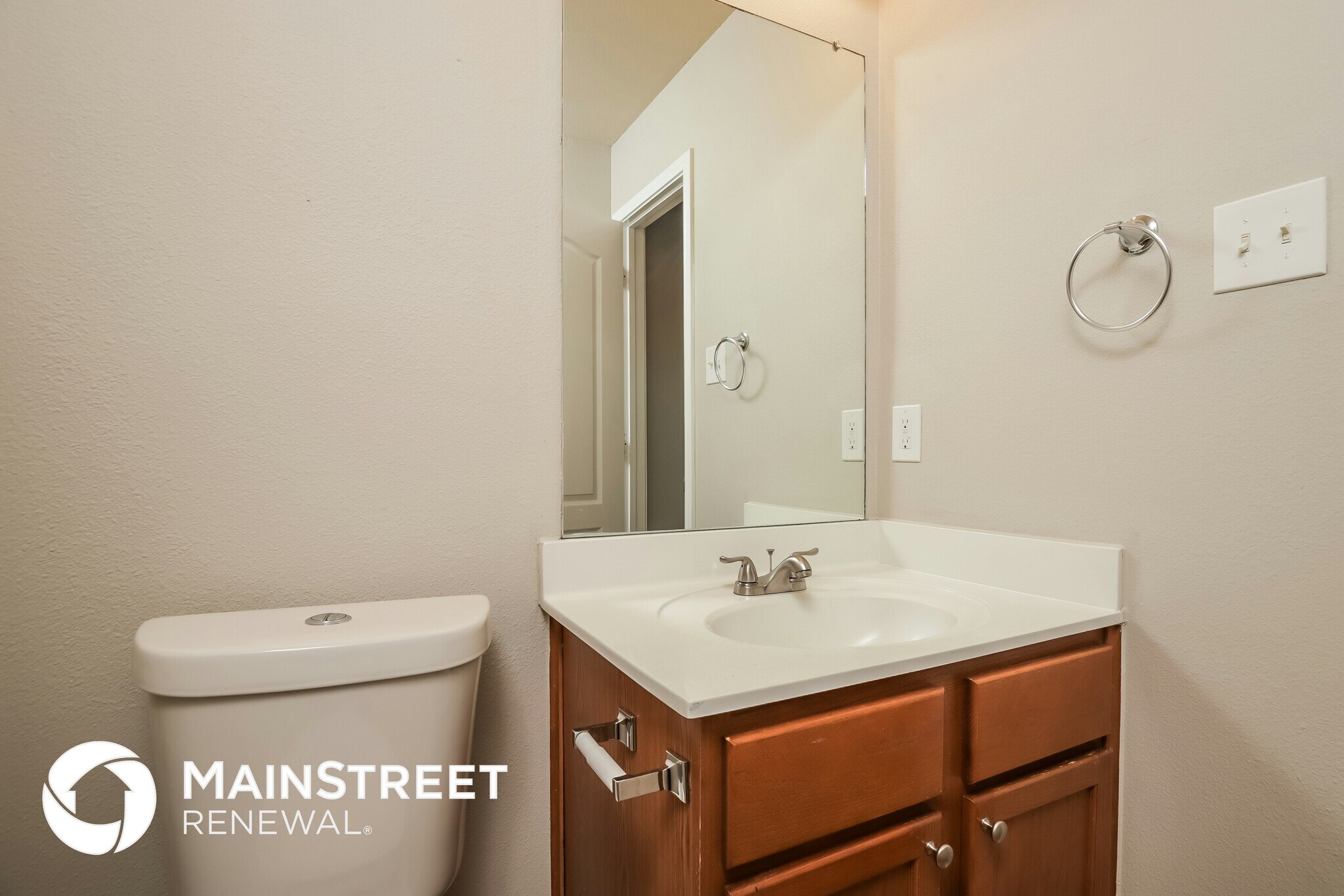 Building Photo - 3927 Nuttall Oak Dr