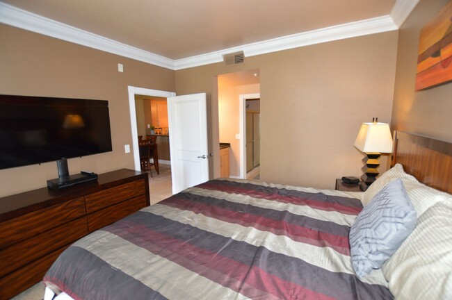 Building Photo - Meridian Luxury 2 Bd | 2 Ba Condo .