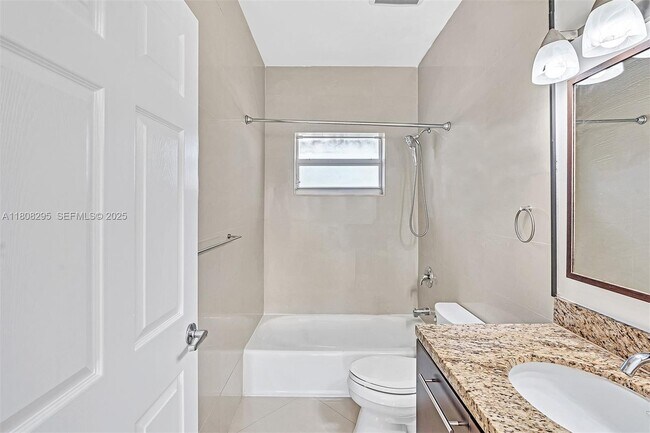 Building Photo - 2620 NE 214th St