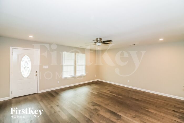 Building Photo - 6301 Green Grove Dr