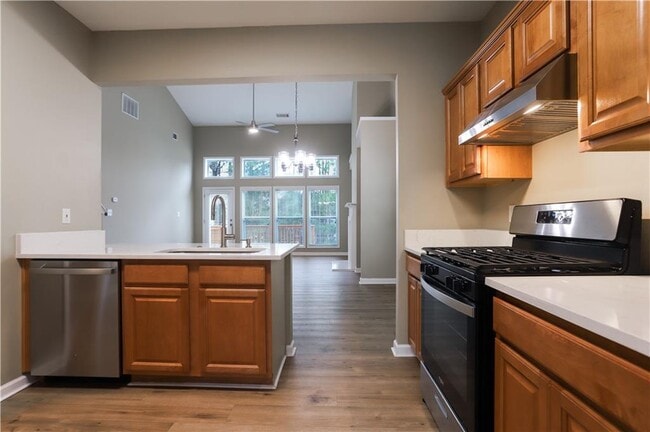 Building Photo - 2216 Worrall Hill Dr