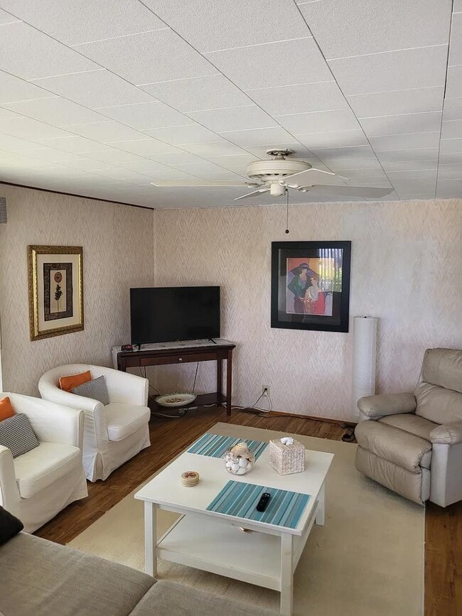 Building Photo - 12117 Cartwright Dr