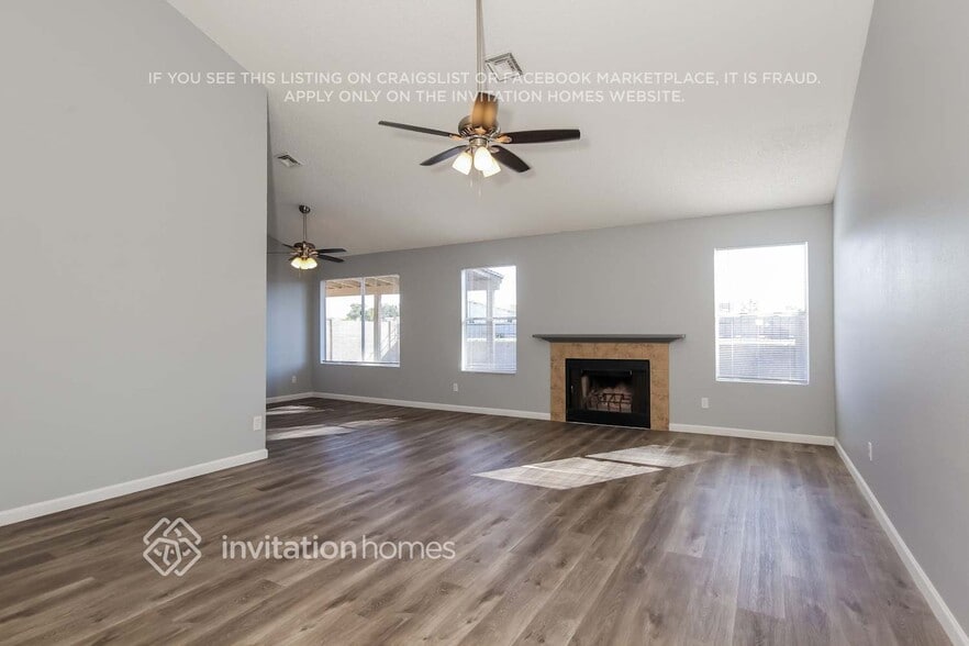 Building Photo - 4501 N 106th Dr