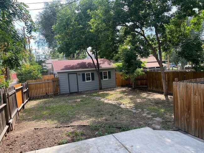 Building Photo - Charming 3 bedroom home in downtown Colorado Springs