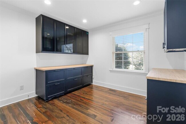 Building Photo - "Spacious 5-Bed, 3-Bath Sanctuary with 3,064 Sq Ft of Comfort in Waxhaw, NC!"