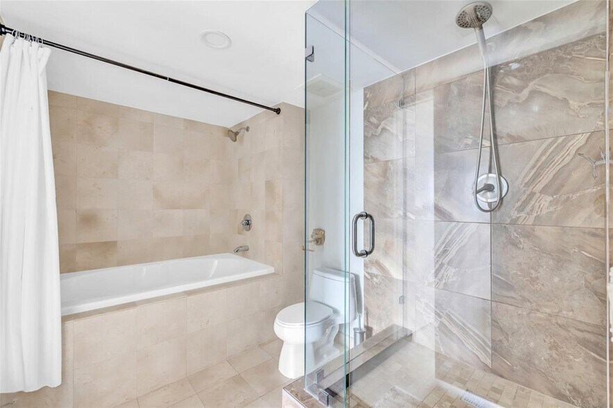 Building Photo - 1800 S Ocean Dr