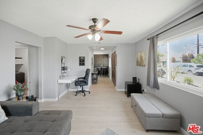 Building Photo - 52275 Avenida Vallejo