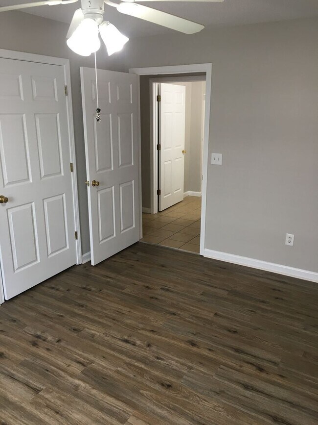 Building Photo - 3/2 Apartment in West Rome $1,195