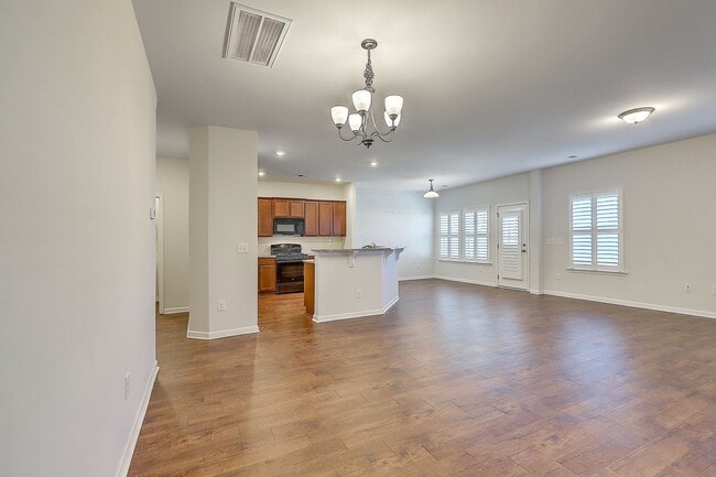 Building Photo - Cane Bay