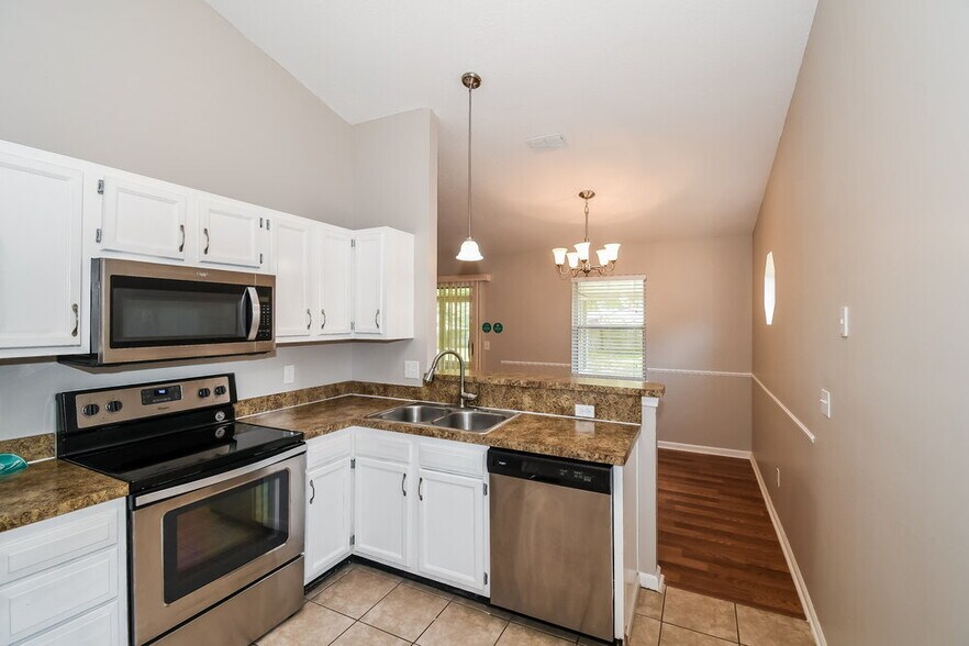 Building Photo - 1348 High Plains Dr S