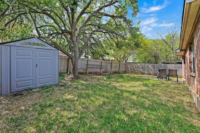 Building Photo - 1206 Parker Pl