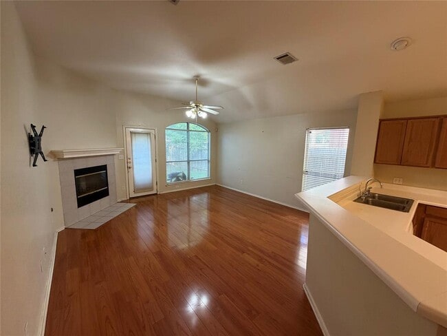 Building Photo - 10309 Broomflower Dr