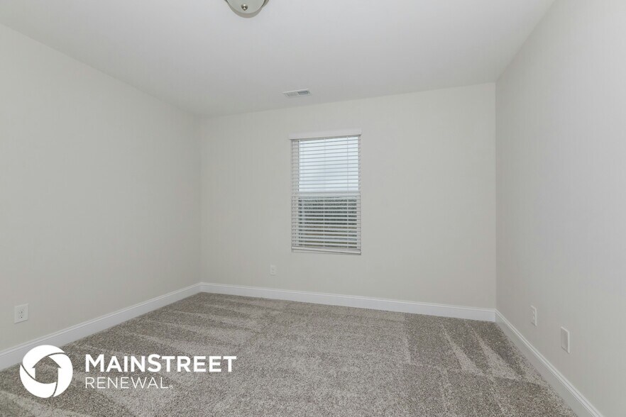 Building Photo - 2151 Vecchio Dr