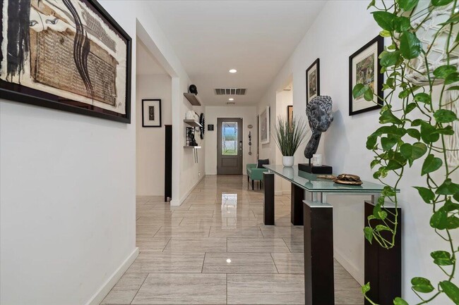 Building Photo - 52273 Avenida Madero