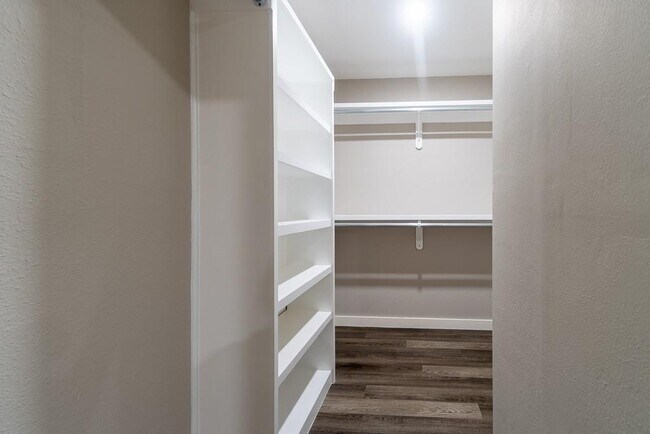 Building Photo - 8312 Roan Ln