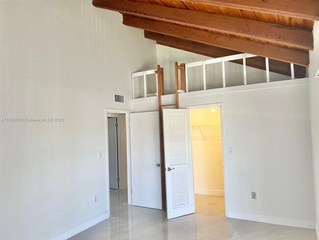 Building Photo - 15840 SW 90th Ct