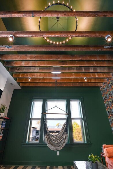 Building Photo - 2710 Woodburn Ave