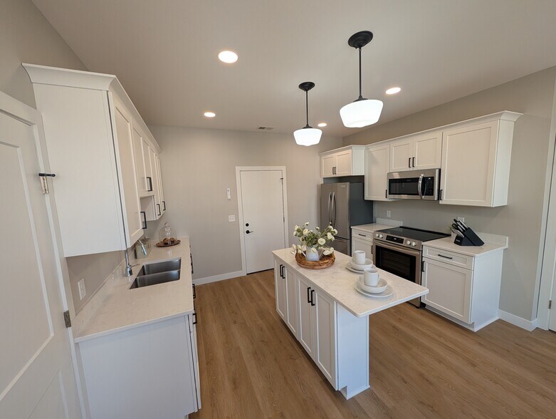 Kitchen - 1 N Minnesota St