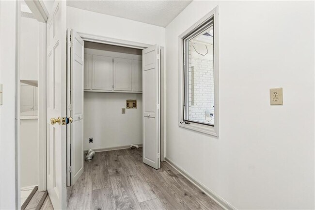 Building Photo - 2373 Wood Creek Ct