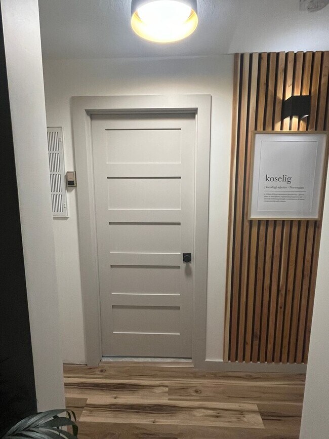 Building Photo - Charming 2BR+ Loft Lake House in Maple Lake