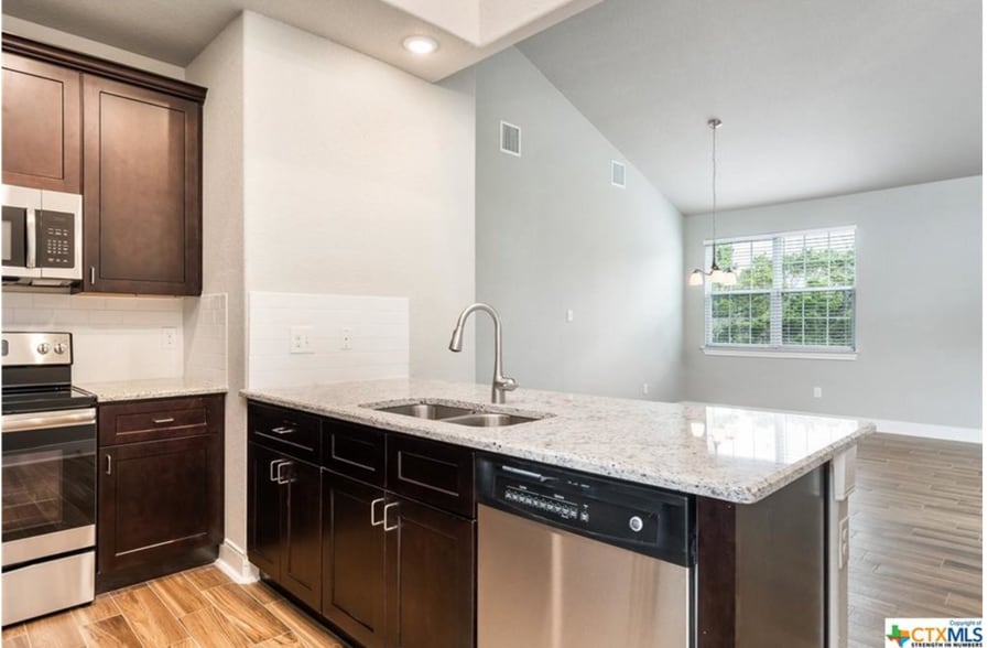 Building Photo - 3067 View Ridge Dr