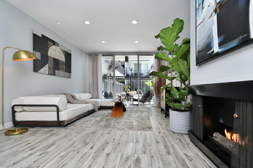 Building Photo - 1351 N Crescent Heights Blvd