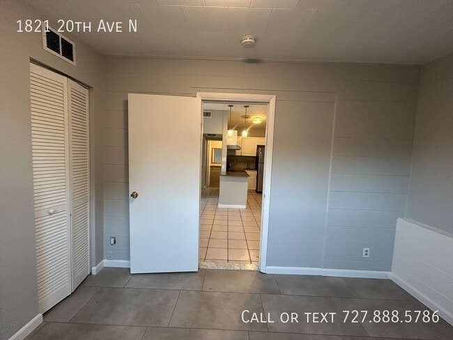 Building Photo - 1821 20th Ave N