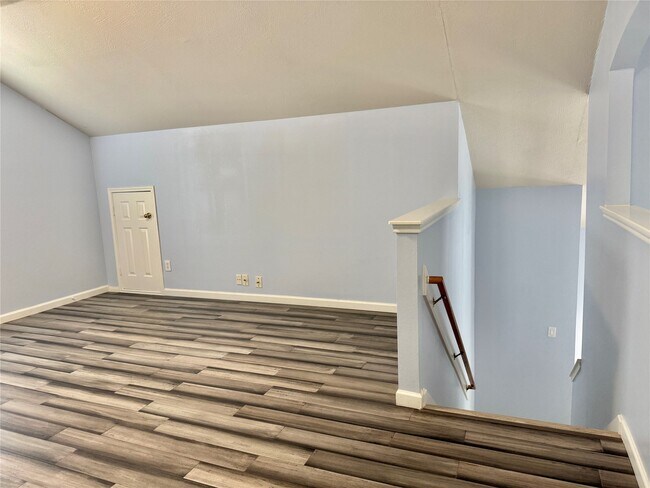 Building Photo - 14802 Bellflora Ct