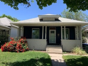 Building Photo - Beautiful Futuristic Bungalow!