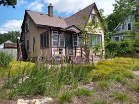 Building Photo - 1315 29th Ave NE