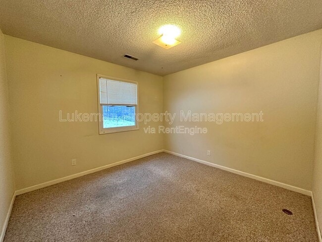 Building Photo - 1202 Orchard Dr