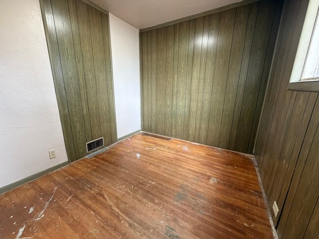 Building Photo - Imlay Duplex