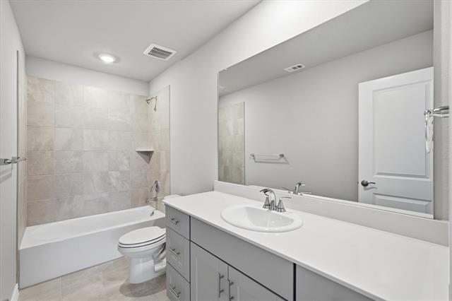 Building Photo - 712 Leavenworth Dr