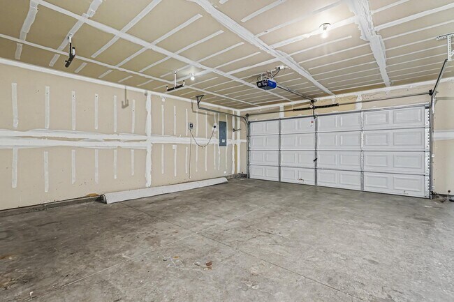 Building Photo - 18327 Buckeye Pl