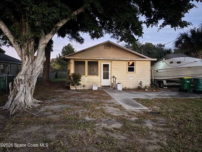 Building Photo - 516 Donley St