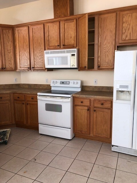 Building Photo - 1047 Pk Vw Dr