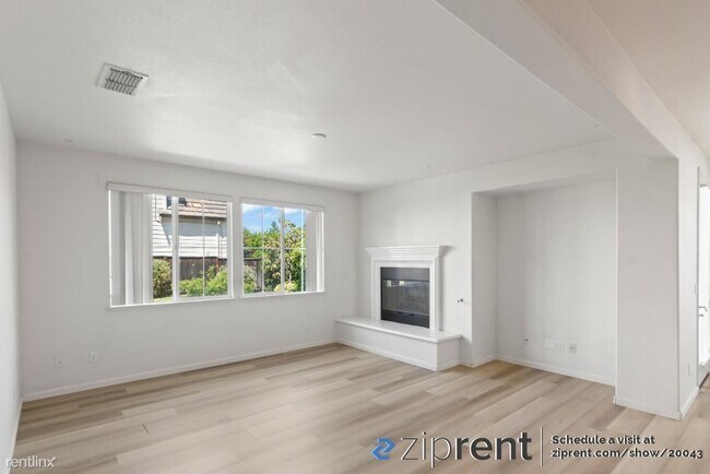 Building Photo - 5 br, 3 bath House - 351 Clarence Bromell ...