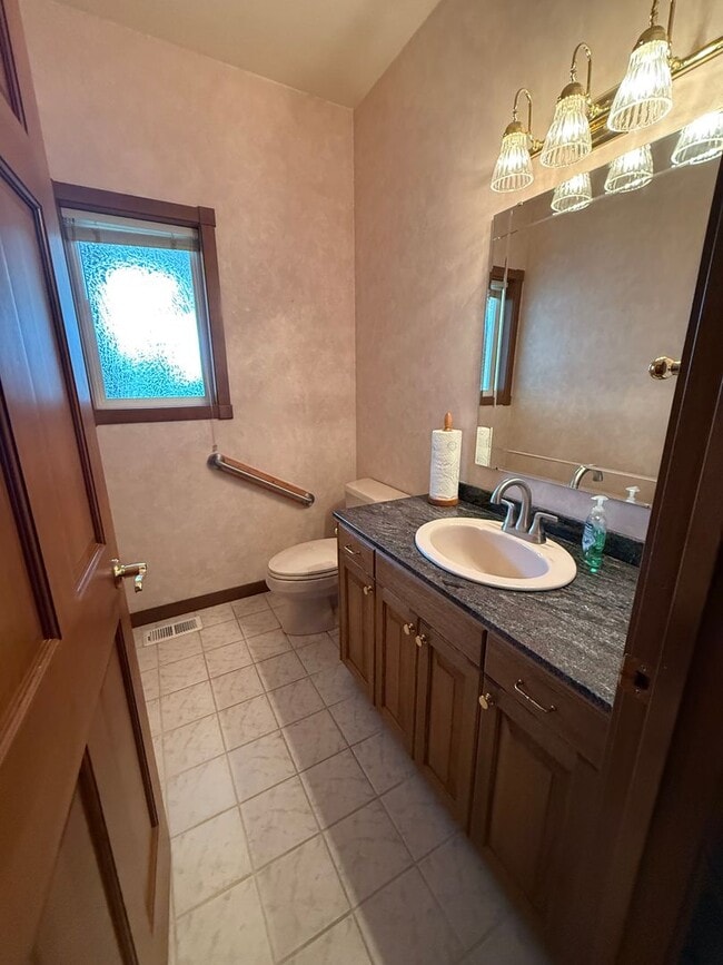 Building Photo - Beautiful Lynden Home!