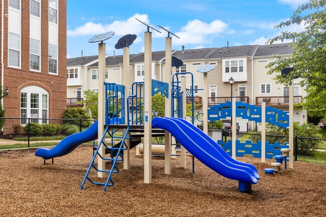 Building Photo - 20657 Sibbald Sq