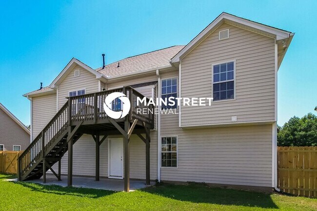 Building Photo - 4 Bedroom Pet-Friendly Home in REX, GA with Main Street Renewal